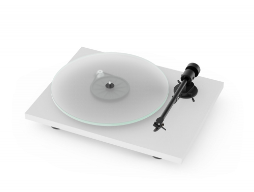 Pro-Ject T1 vinylspelare med OM5e-pickup, vit Returexemplar i gruppen Kampanj / Fyndhrnan hos Ljudfokus.se (10203000033WB1)