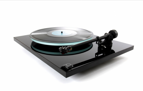 Rega Planar 2 vinylspelare med Nd3 MM-pickup, pianosvart i gruppen Vinyl / Vinylspelare hos Ljudfokus.se (291PLANAR2BND3)