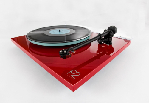 Rega Planar 2 vinylspelare med Nd3 MM-pickup, pianord i gruppen Vinyl / Vinylspelare hos Ljudfokus.se (291PLANAR2RND3)