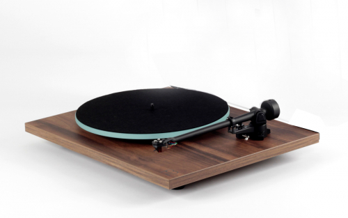 Rega Planar 2 vinylspelare med Nd3 MM-pickup, valnt i gruppen Kampanj / Black Friday hos Ljudfokus.se (291PLANAR2WAND3)