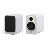 Q Acoustics 3030c stativhgtalare, mattvitt par